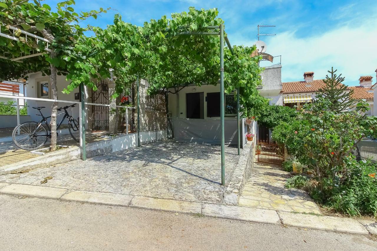 Apartment Radan - Near Brulo Beach